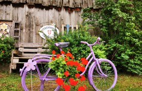 Liebevolle Raddeko am Wegesrand, © Weinstraße Weinviertel West Liebevolle Raddeko am Wegesrand, © Weinstraße Weinviertel West