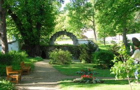 Lustwandeln auf vielen Wegen, © Josef Stefan