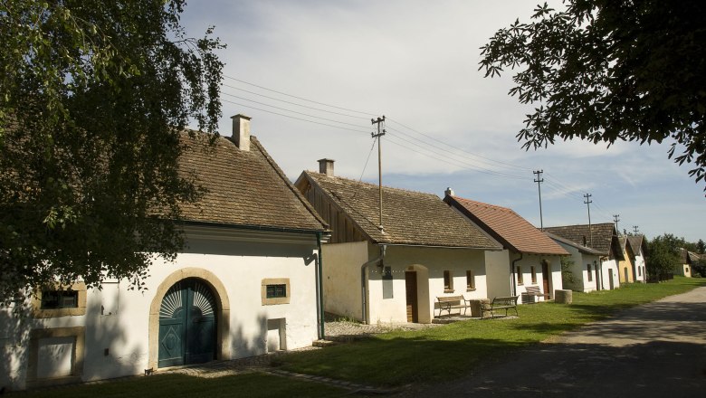 Kellergasse in Schöngrabern, © Rita Newman